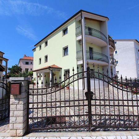Apartments Villa Mara 로비니 외부 사진