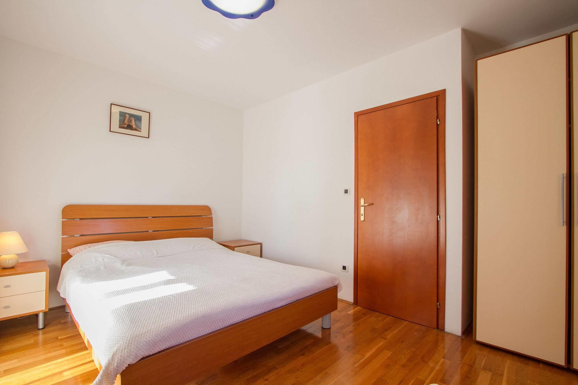 Apartments Villa Mara 로비니 외부 사진