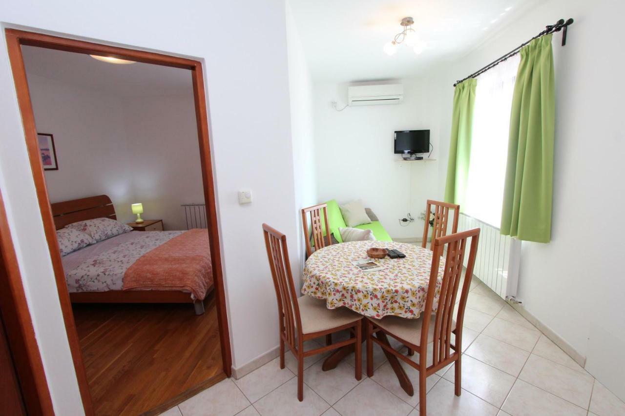 Apartments Villa Mara 로비니 외부 사진