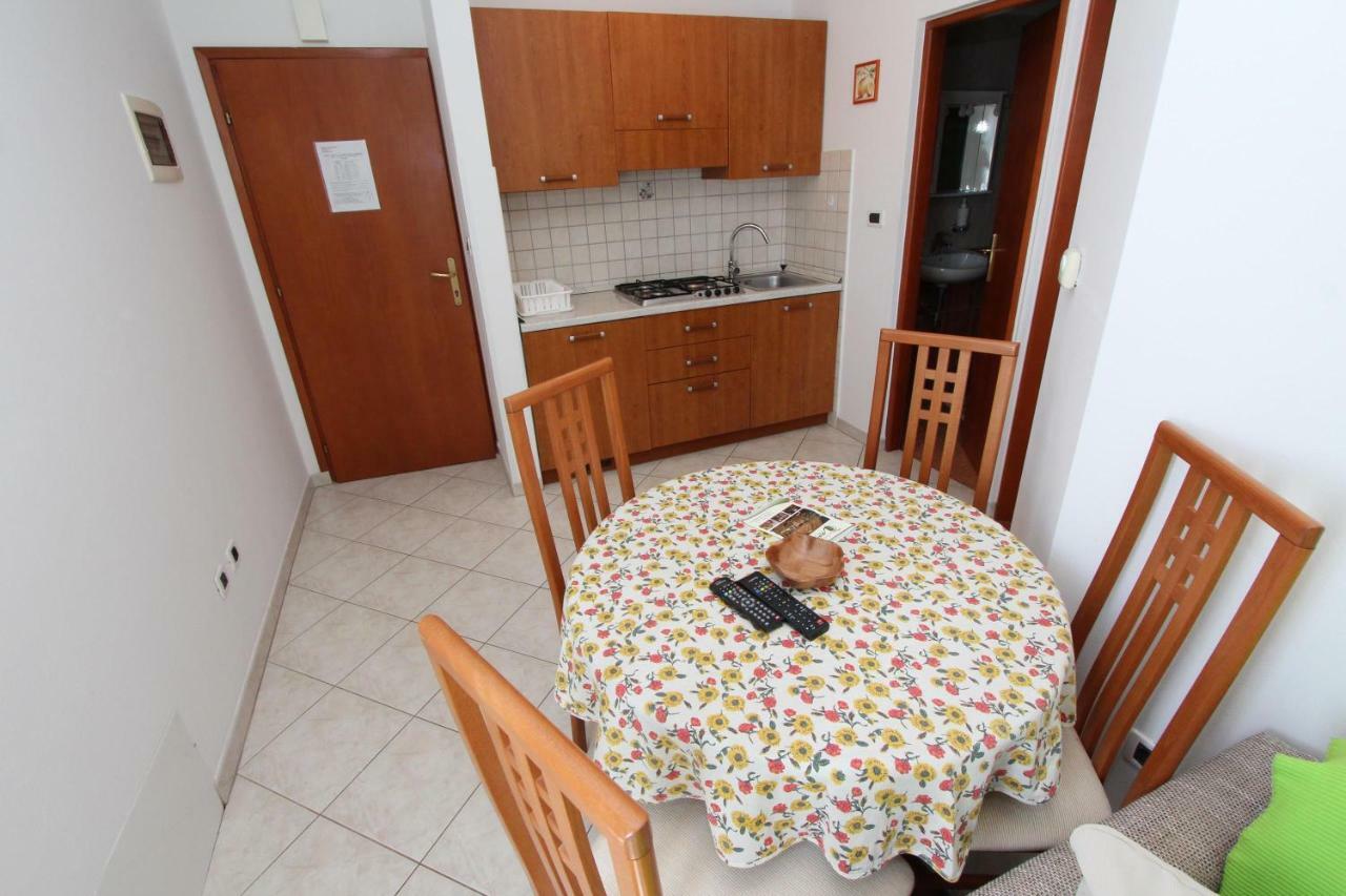Apartments Villa Mara 로비니 외부 사진