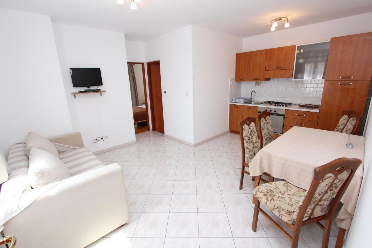 Apartments Villa Mara 로비니 외부 사진